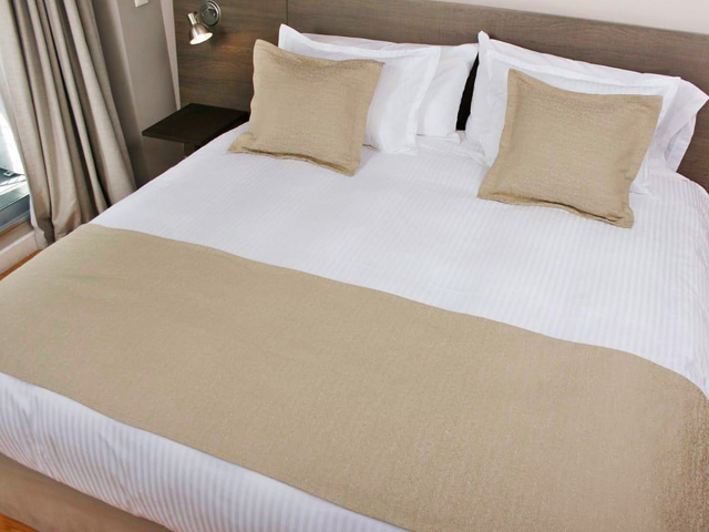 Pie de Cama Tela Pana